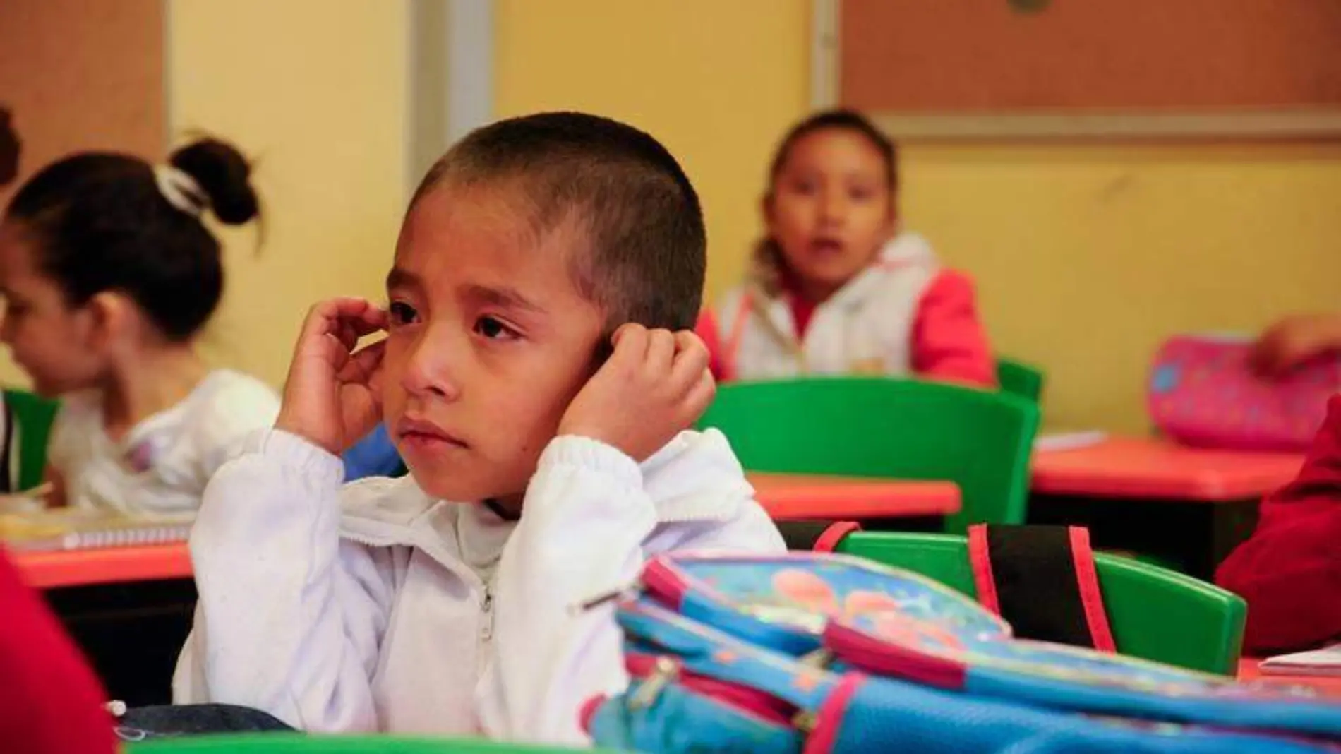 niños en escuela